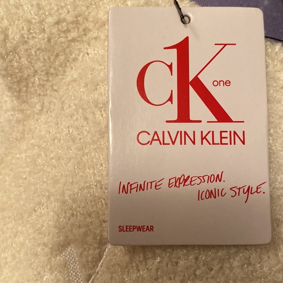 Calvin Klein Top - Picture 5 of 6